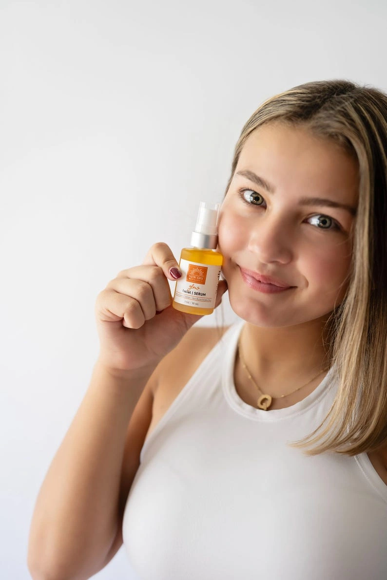 Glow Facial Serum - Image 2